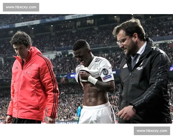 德比冲突焦点：维尼修斯斥佩德里 “爱哭鬼”